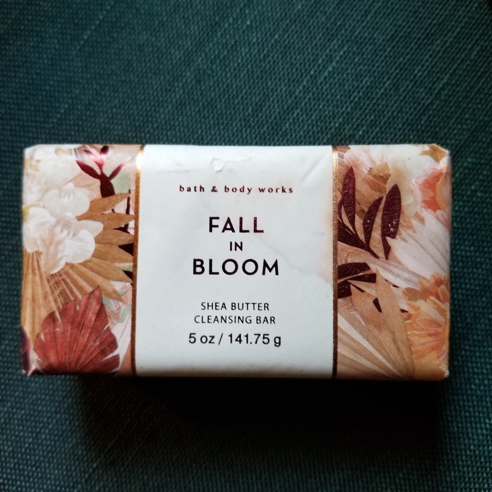 Bath & Body Works Fall in Bloom Body Wash Set - Orange and White - Picture 4 of 5